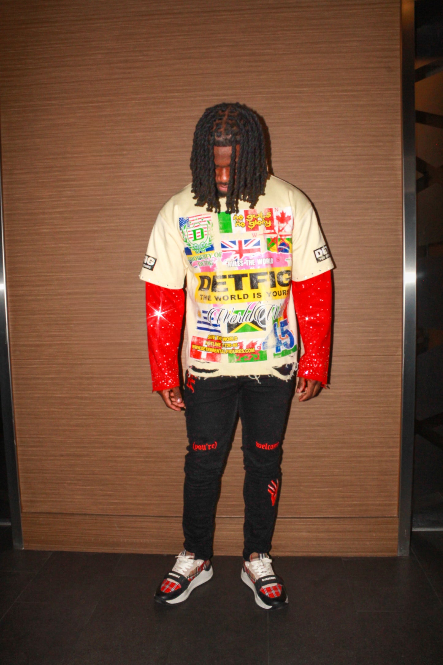 THE WORLD IS YOURS LONG SLEEVE T-SHIRT