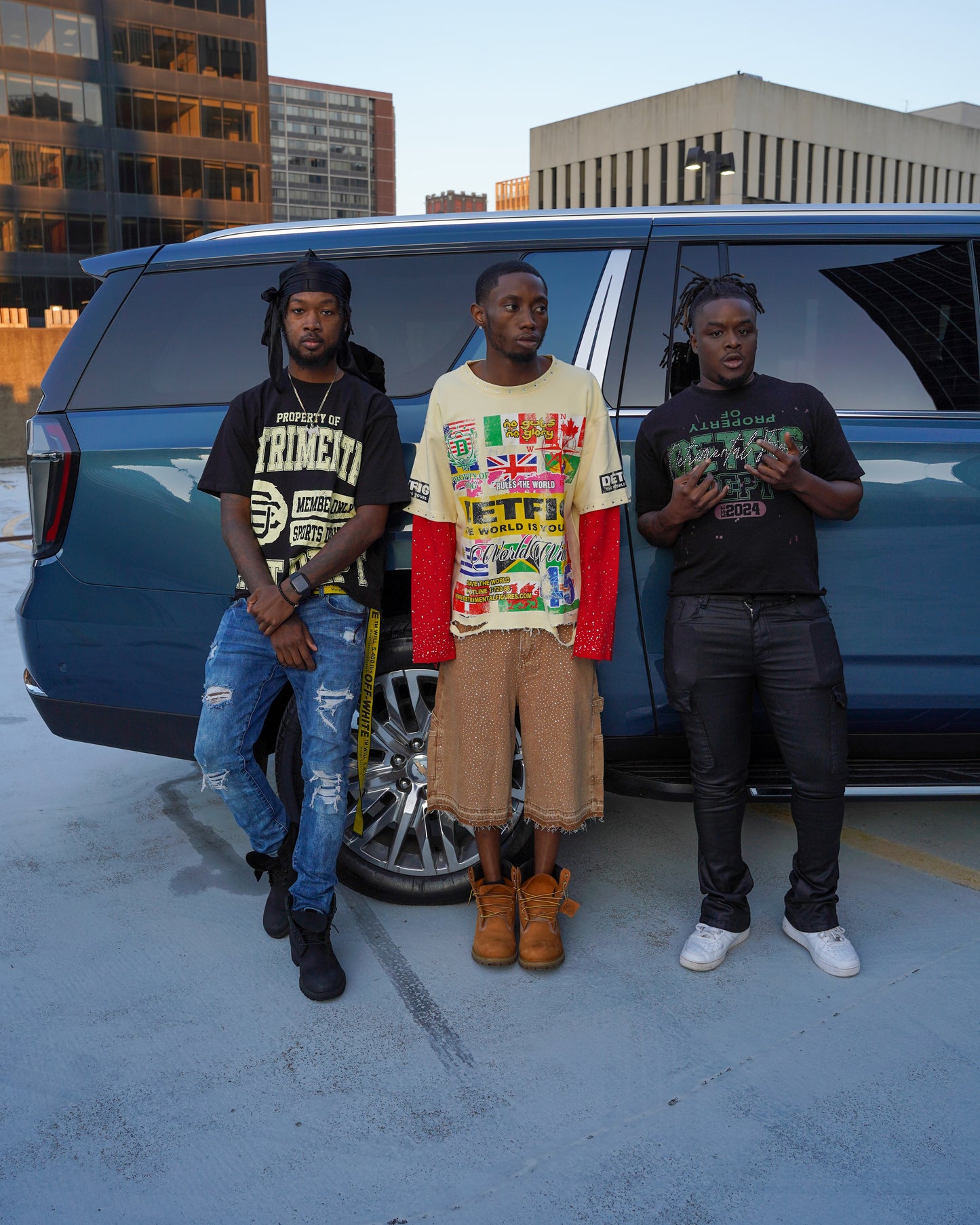 THE WORLD IS YOURS LONG SLEEVE T-SHIRT